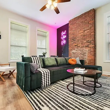 Free Parking, Netflix In East Liberty Near Shopping Apartment
