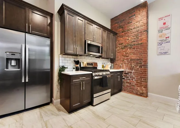 Apartment Netflix+bbq+free Parking Near Shops In East Liberty