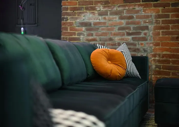Netflix+bbq+free Parking Near Shops In East Liberty *