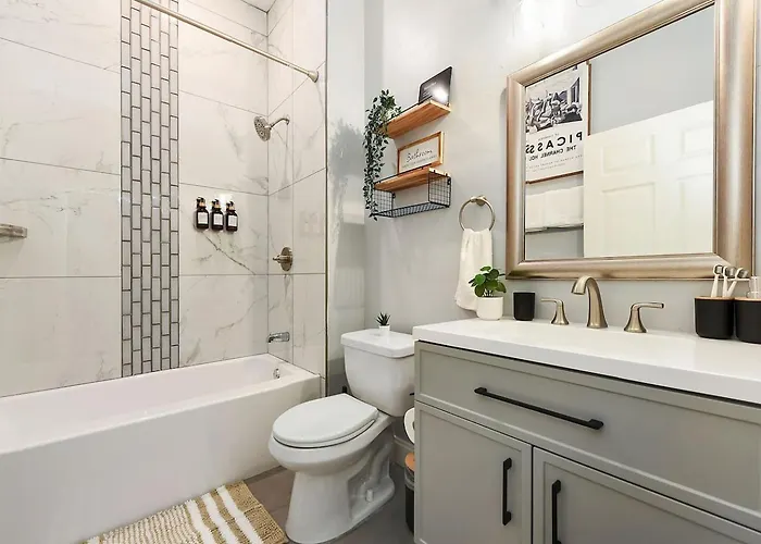 Apartment Netflix+bbq+free Parking Near Shops In East Liberty *