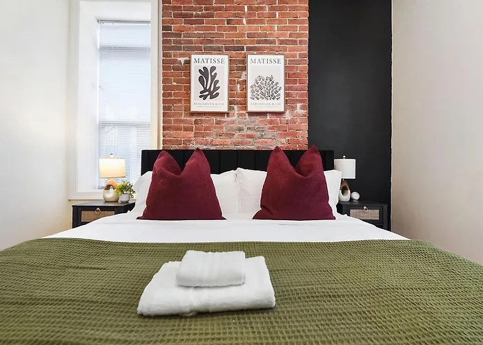 Apartment Netflix+bbq+free Parking Near Shops In East Liberty Pittsburgh
