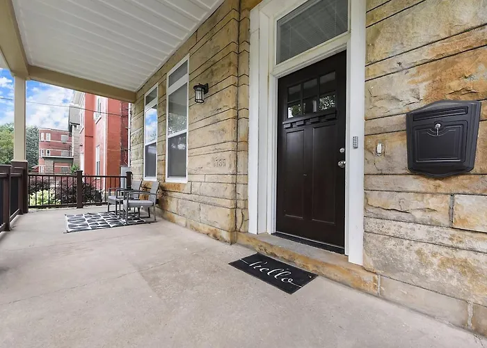 Netflix+bbq+free Parking Near Shops In East Liberty Apartment *